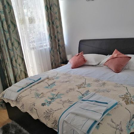 Casa Gabi'S Hotel Orşova Buitenkant foto