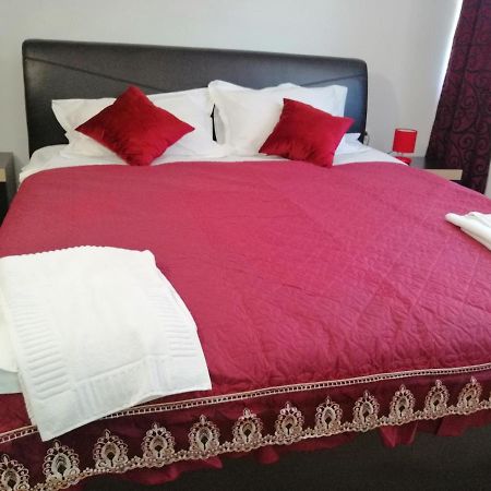Casa Gabi'S Hotel Orşova Buitenkant foto