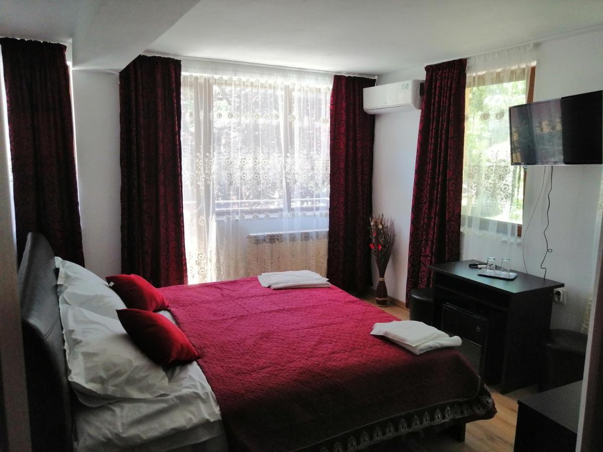 Casa Gabi'S Hotel Orşova Buitenkant foto